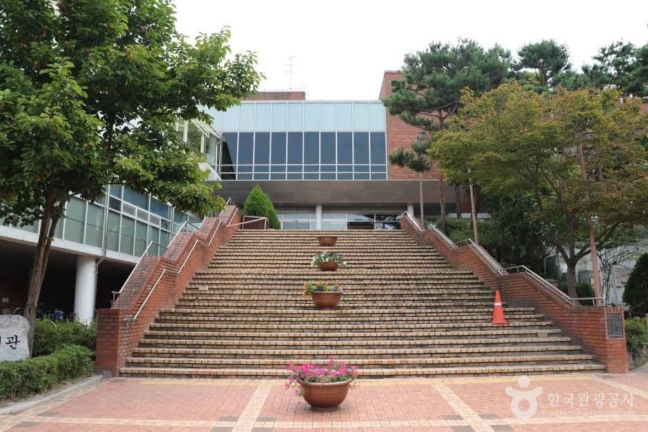안성시 중앙도서관 사진 1