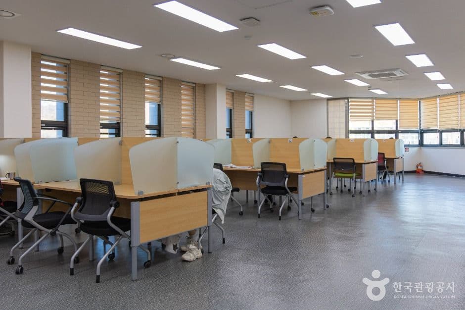 유성도서관 사진 5